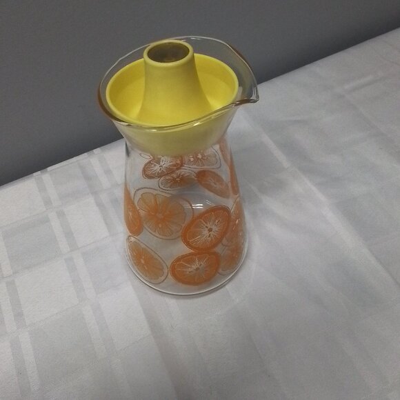 Vintage Pyrex Glass Oranges & Lemons Juice Pitcher. - Picture 2 of 2